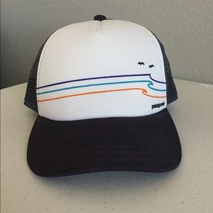 Patagonia Snap Back Trucker Hat NWOT